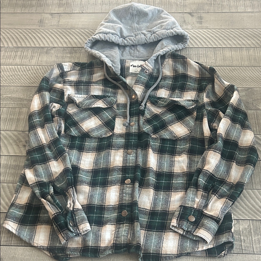 Women’s Flannel Green And White Plaid Shirt